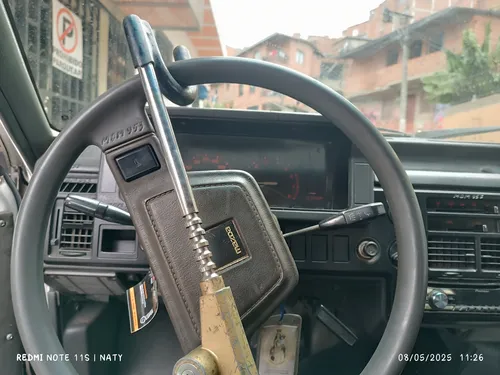 Mazda B2000 2.0 B2000