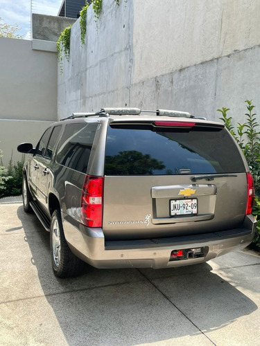 Imagen 5 de 15 de Chevrolet Suburban C Lt 2013