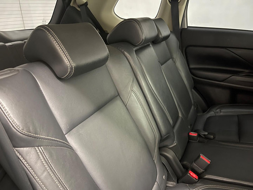 Mitsubishi Outlander Hpe-s 2.2 Diesel 4x4 Aut.