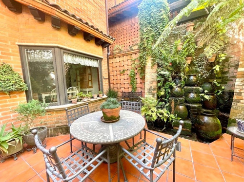 Residencia Exclusiva En Av Flores:elegancia, Comodidad Y Estilo De Vida Único