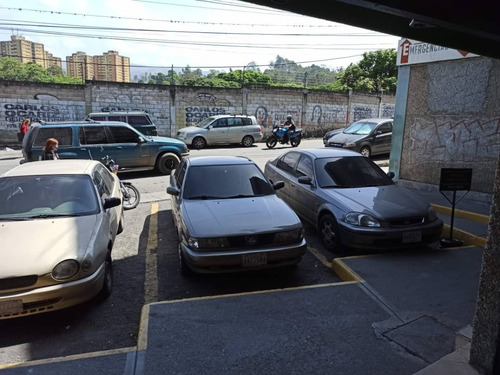 Bajo De Precio. Excelente Panadería, Ubicada Cerca Del Centro Medico Docente El Paso.