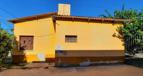 Imagen 3 de 9 de Inmueble De 525 M2 Dos Casas / Vivienda O Comercial -trelew