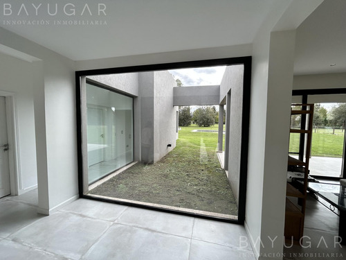 Venta - Casa A Estrenar / Barrio San Joaquin / Exaltación De La Cruz
