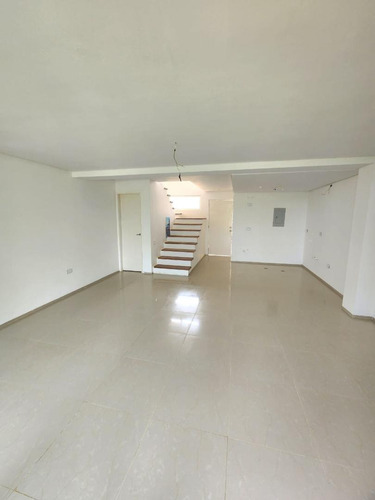 Townhouse Obra Blanca En Puerto Morrocoy, Parque Nacional Morrocoy En Tucacas.
