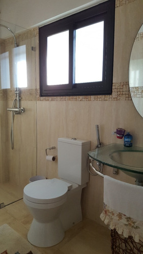 Imagen 28 de 30 de Los Naranjos Espectacular Calle Privada. Vigilancia. 350mts 6h6b4p Instagram:@inmuebleslosnaranjos 04143057302 04142695974