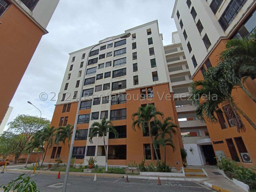 Apartamento En Venta En Bosque Alto En Maracay Zp 24-24050