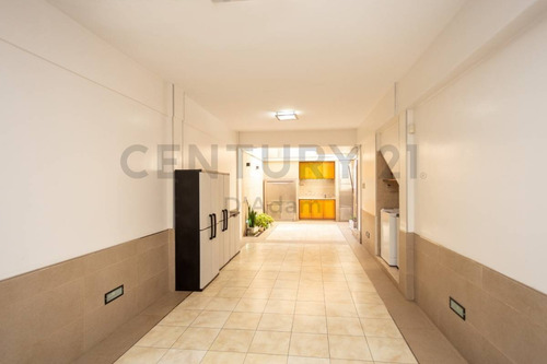 Imagen 12 de 30 de Venta Casa 3 Plantas + Altillo En Coghlan (dos Cocheras) 200 M2 Totales