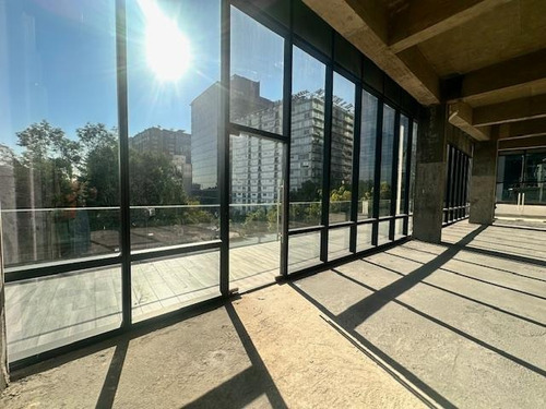 Renta Oficina De 170m2 En Obra Negra Más 50m2 De Una Amplia Terraza Privada En L , Ubicada En El 3er Piso, Cuenta Con 3 Bajadas Para Baños Interiores, Aire Acondicionado 4 Lugares De Estacionamiento
