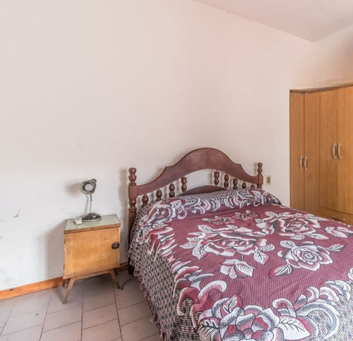 Venta Casa 3 Amb Con Patio - Bernal Este