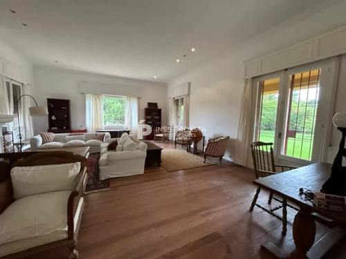 Venta En Punta Ballena, Casco De Estancia Con 5 Dormitorios