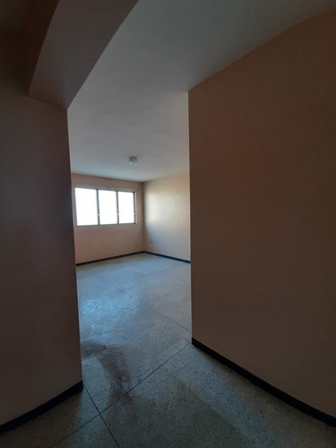 Imagen 3 de 7 de Venta De Apartamento En El Trigal Av. Pocaterra. Código 416391