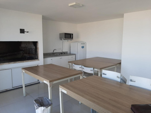 Imagen 15 de 18 de Venta Apto Centro 1 Dormitorio Con Terraza