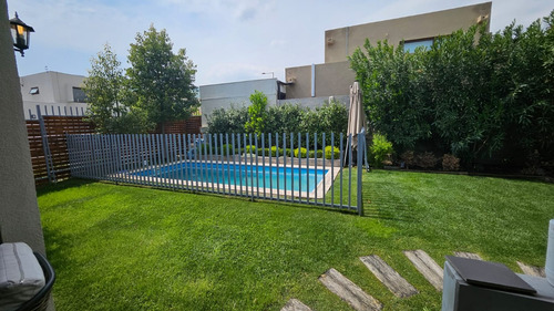 Se Vende En Piedra Roja, 3d, 3b, Piscina Y Quincho