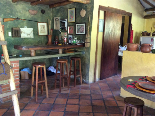 Casa Con Terreno Para La Agricultura O Parcelamiento