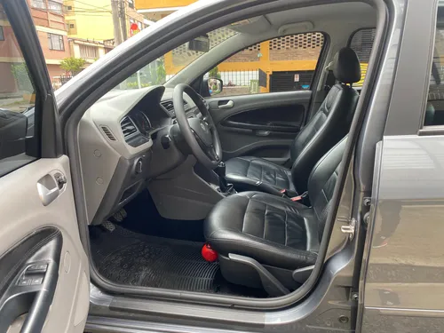 Volkswagen Voyage 1.6 Comfortline Mecanico