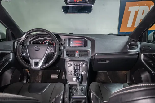 Volvo V40 2.0 T4 Drive-e R-design