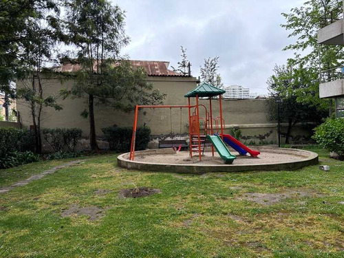 Vargas Buston / Gran Av., Metro C. Del Niño (87581)