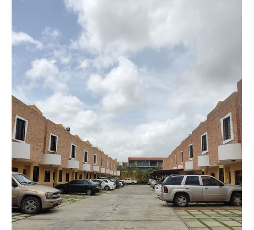 Town House En Venta Residencias Danubio Urbanizacion Manantial Naguanagua Carabobo. St