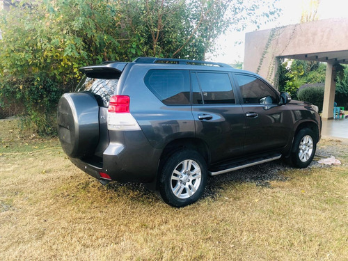 Toyota Land Cruiser Prado 2010 Vx * Financio * R. Menor*