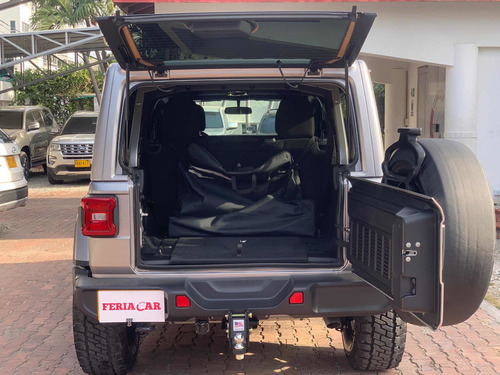 Jeep Wrangler Sahara