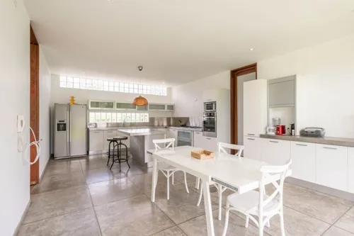 Casa En Venta En Canelon. Cod V5821