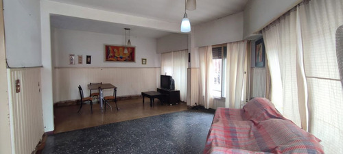Casa En Venta 2 Dormitorios + Local Comercial