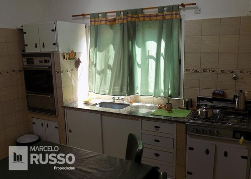 Casa 6 Ambientes Al Frente