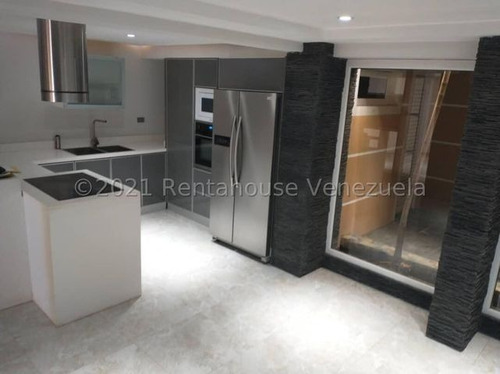 Imagen 2 de 12 de Townhouse En Venta De Estilo Moderno Ubicado En Punto Fijo