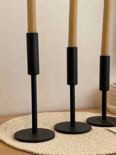 Imagen 3 de 4 de Candelabro Alto De Metal Diseño Y Deco Para Tu Mesa