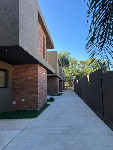 ¡precio De Oportunidad! ¡housing De Categoría En Zona Norte!