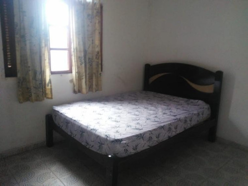 Imagem 3 de 16 de Casa 2 Dormitórios 100 Metros Da Pista - 2201