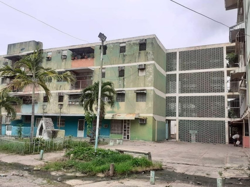 Imagen 1 de 13 de Eloisa Mejia Rentahouse Vende Apartamento En La Isabelica Valencia 22-175