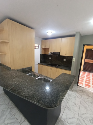 Apartamento Residencias El Parque En San Diego Ubicado Frente A La Ujap. (kcl)