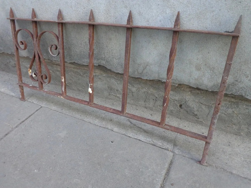 Reja Baranda Antigua Forjada Chica Con Punta (Usado)