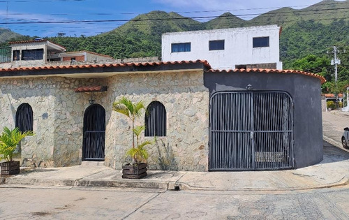 Casa En Urb. Lomas De La Esmeralda, San Diego.