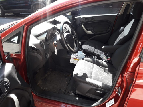 Ford Fiesta Kd Titanium 5 Ptas. Mt / Nafta / 2013