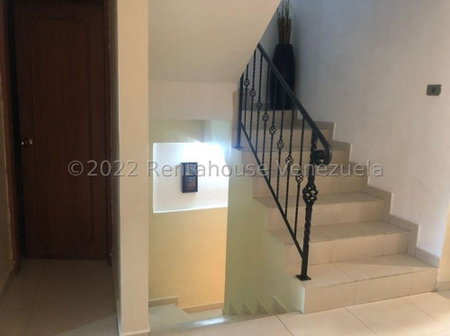 Imagen 4 de 13 de Marol Rentahouse Vende Townhouse En El Parral Valencia 22-21007