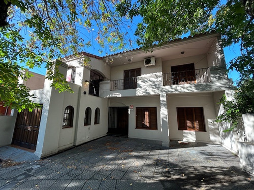 Casa En Venta En Campana: Luis Costa 1488 