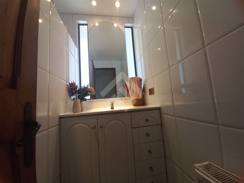 Casa En Venta De 6 Dorm. En Lo Barnechea Los Trapeneses