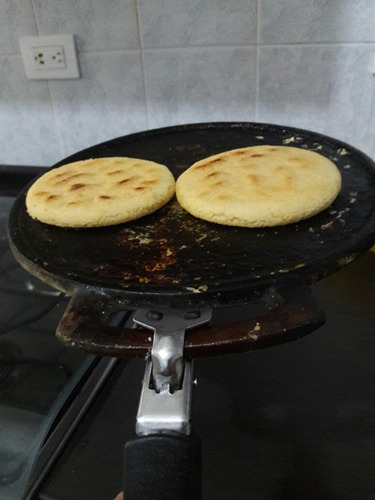 Imagen 3 de 6 de Pinza Para Sacar Bandejas Del Horno
