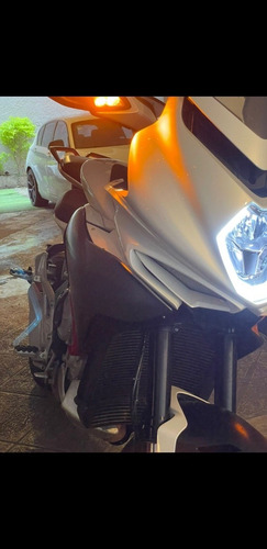 Imagen 2 de 10 de Ducati Hyperstrada