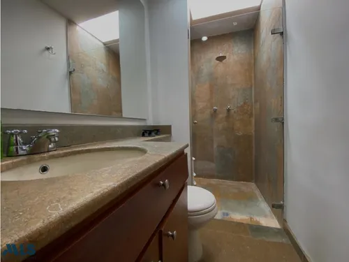 Apartamento Para Venta En El Poblado Con Excelente...(mls#253030)