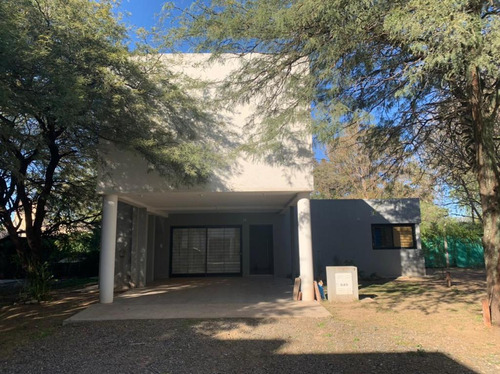 Venta Casa En Housing De 3 Dormitorios En Villa Allende Apta Crédito