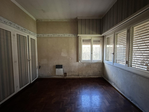 Venta - Casa Con Fondo Libre