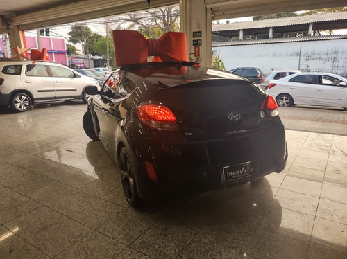 Imagem 8 de 11 de Hyundai Veloster 2013