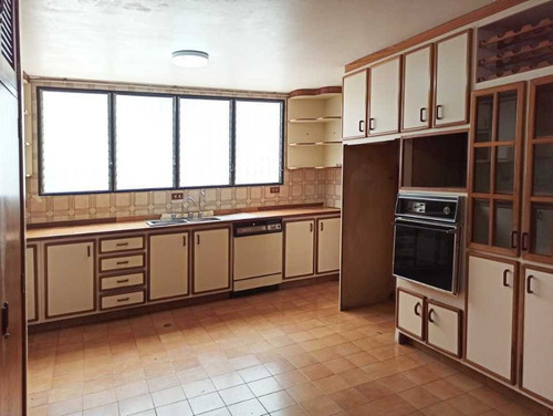 Imagen 5 de 15 de Amplia Casa En Venta En Lomas De La Lagunita Bordeada De Jardines