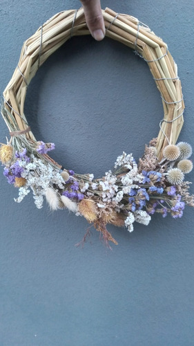 Corona Decorativa Flores Secas 25cm Diámetro Beige