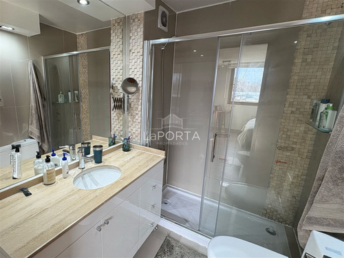Departamento En Arriendo De 2d/2b. En Las Condes / 1e/1 Bod.
