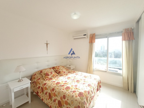 Apartamento 2 Dormitorios Con Servicios En Venta - Ref: 3068