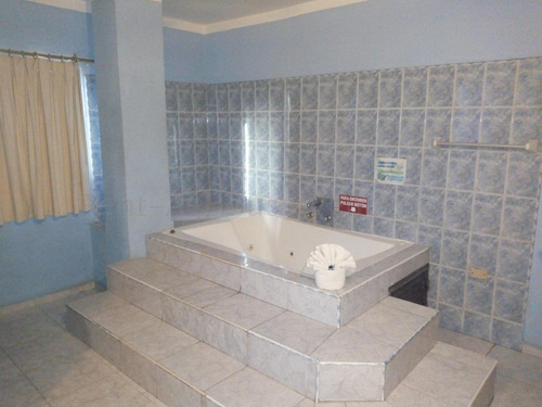 Hotel En Venta Macuto #24-24065 Johana Blanco